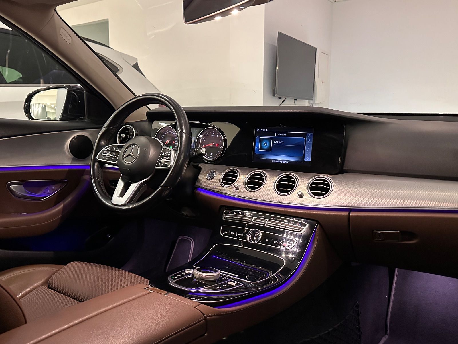 Mercedes-Benz Classe E AMG à Tunis - Photo 11