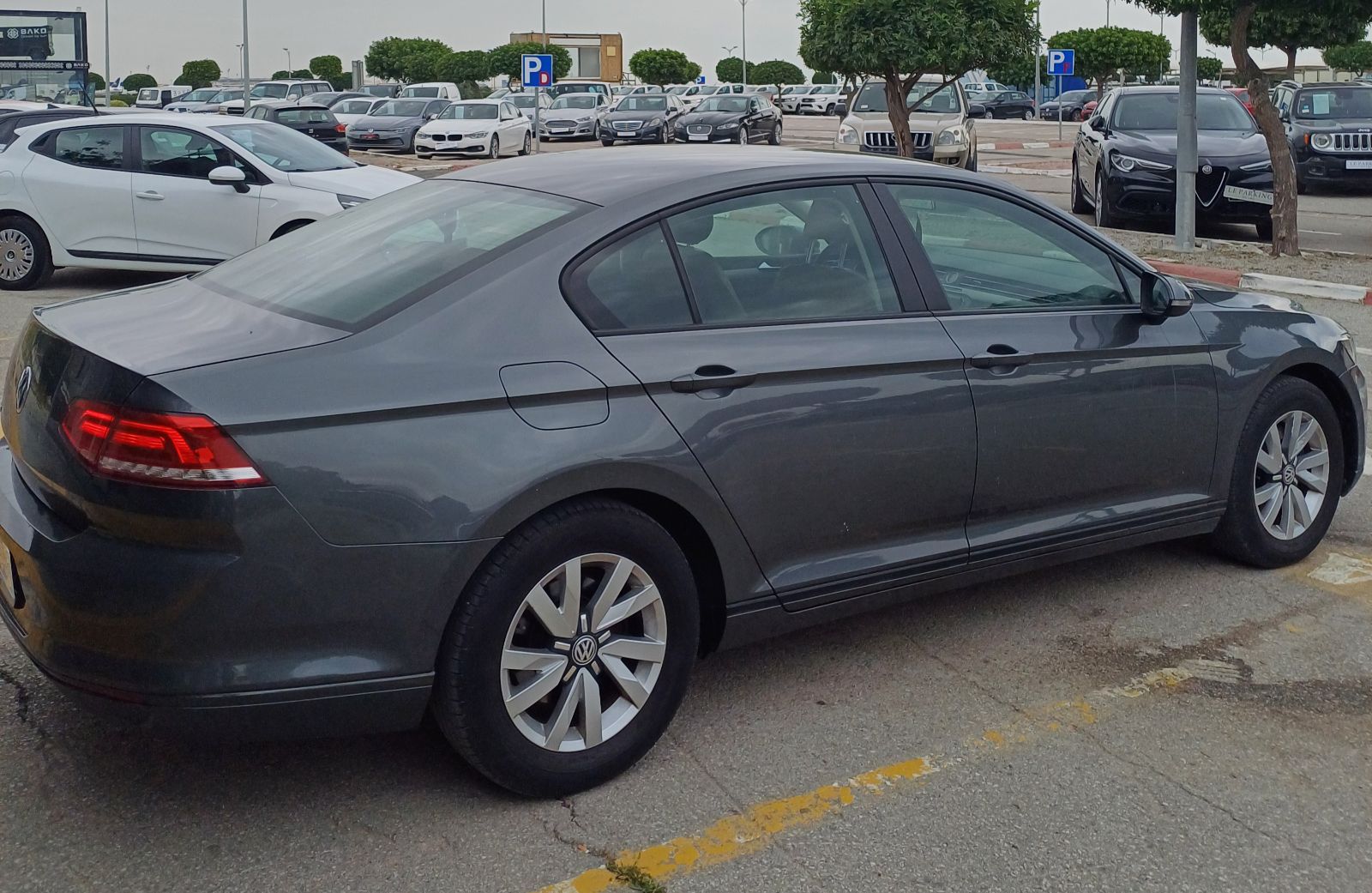 Volkswagen Passat à Ariana - Photo 4