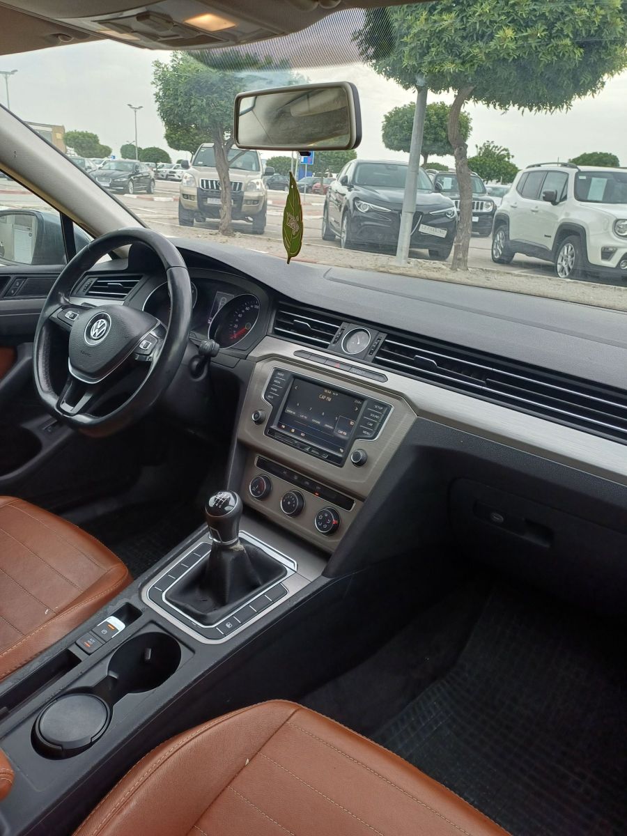 Volkswagen Passat à Ariana - Photo 11
