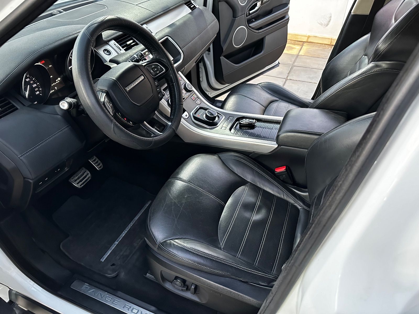 Land Rover Range Rover Evoque Pure à Ariana - Photo 16