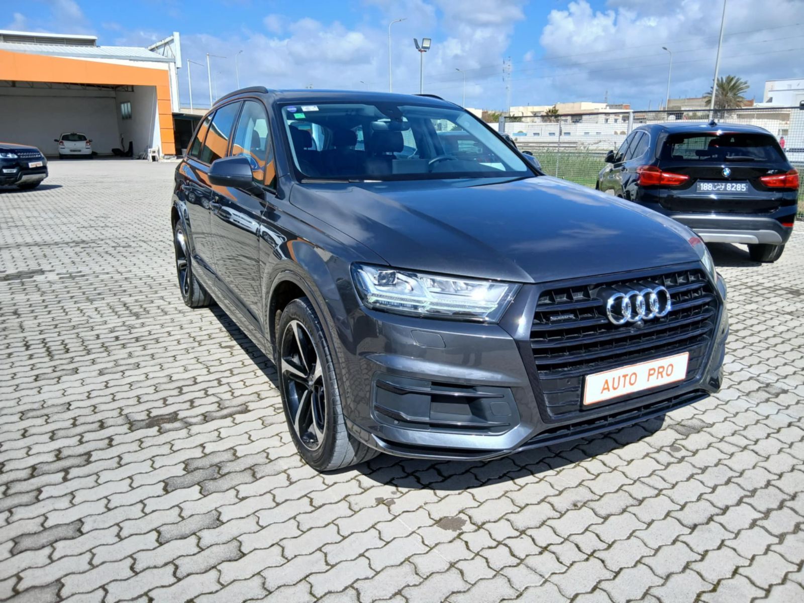 Audi Q7 S-Line 7 places à Tunis - Photo 2