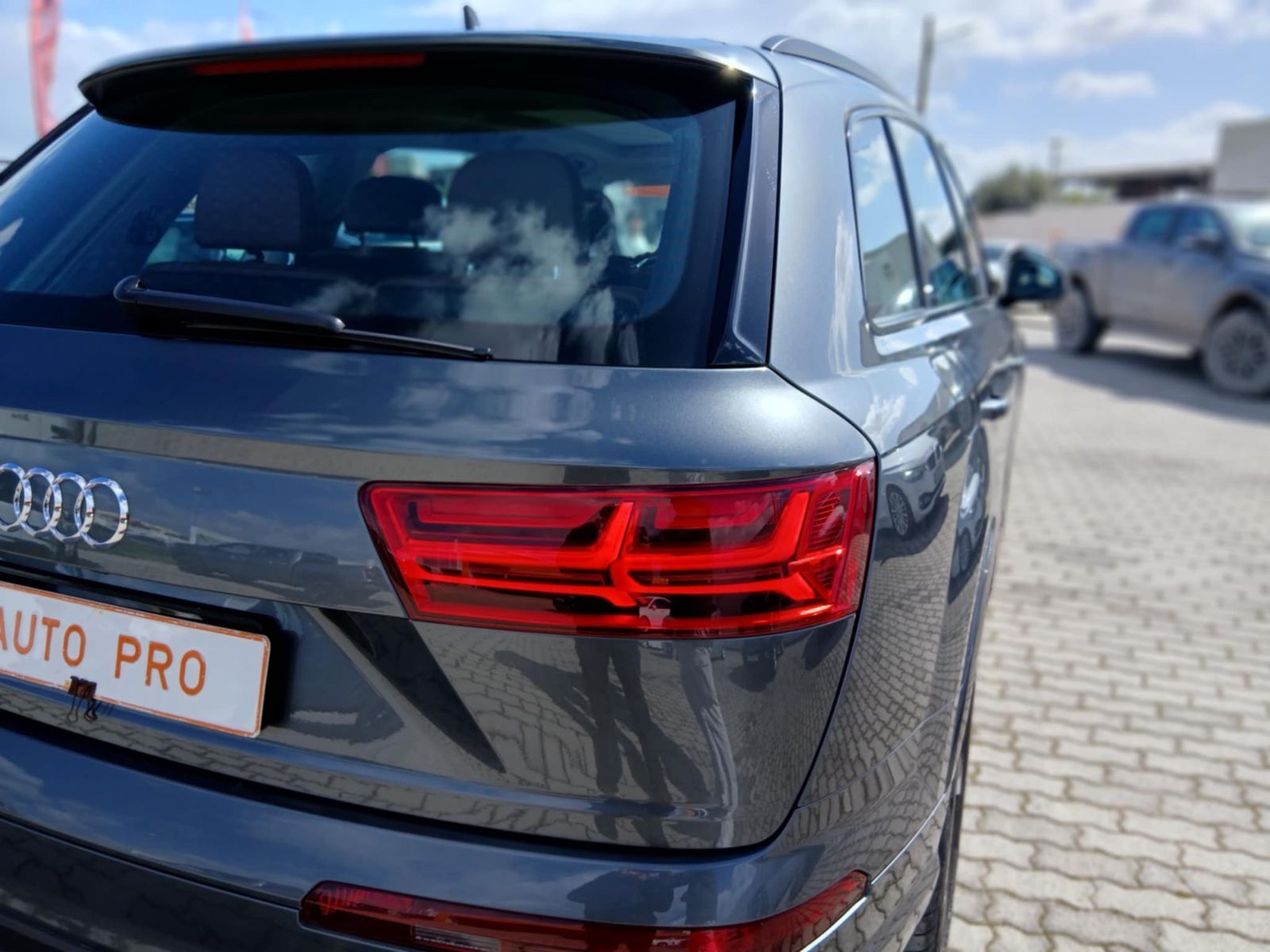 Audi Q7 S-Line 7 places à Tunis - Photo 5