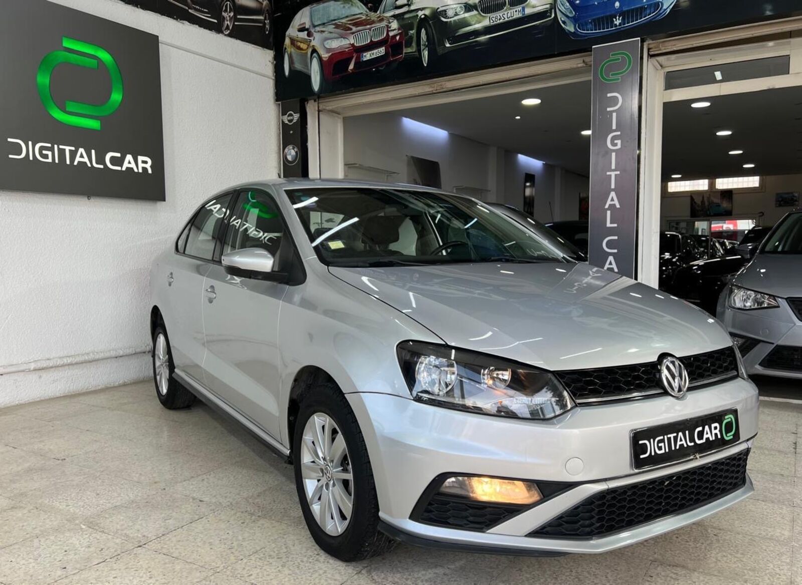 Volkswagen Polo Sedan Trendline à Tunis - Photo 1