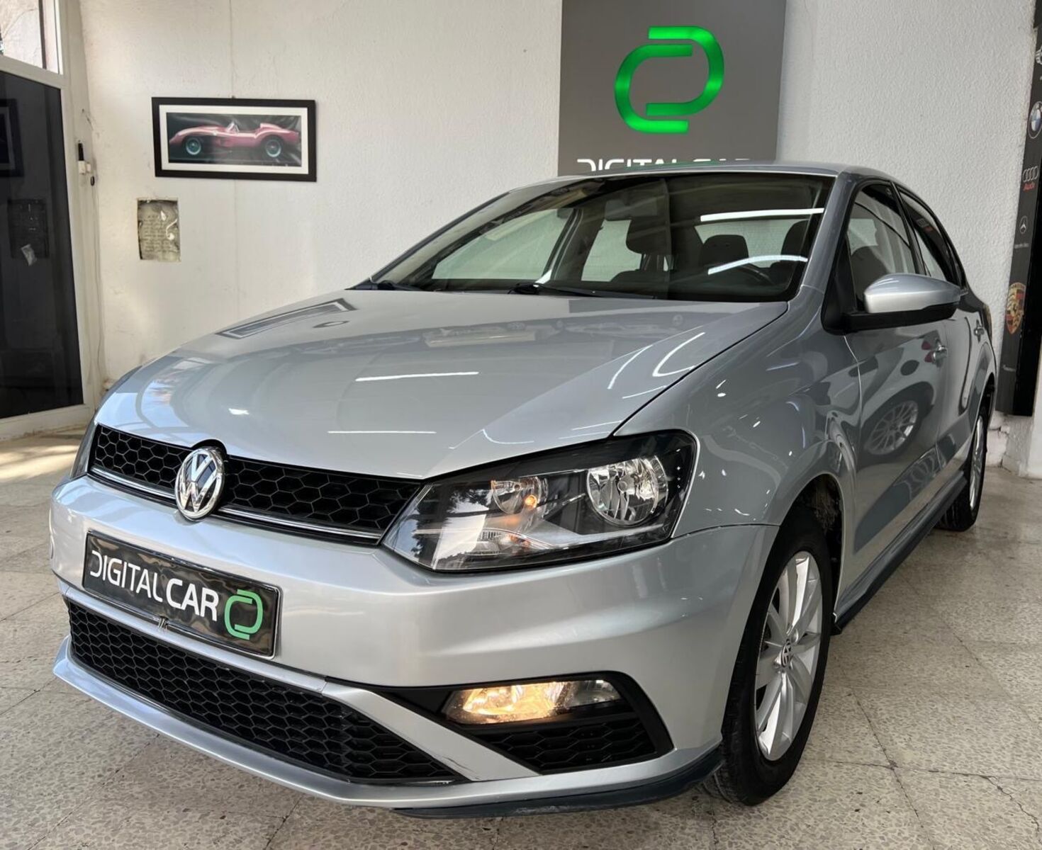 Volkswagen Polo Sedan Trendline à Tunis - Photo 5