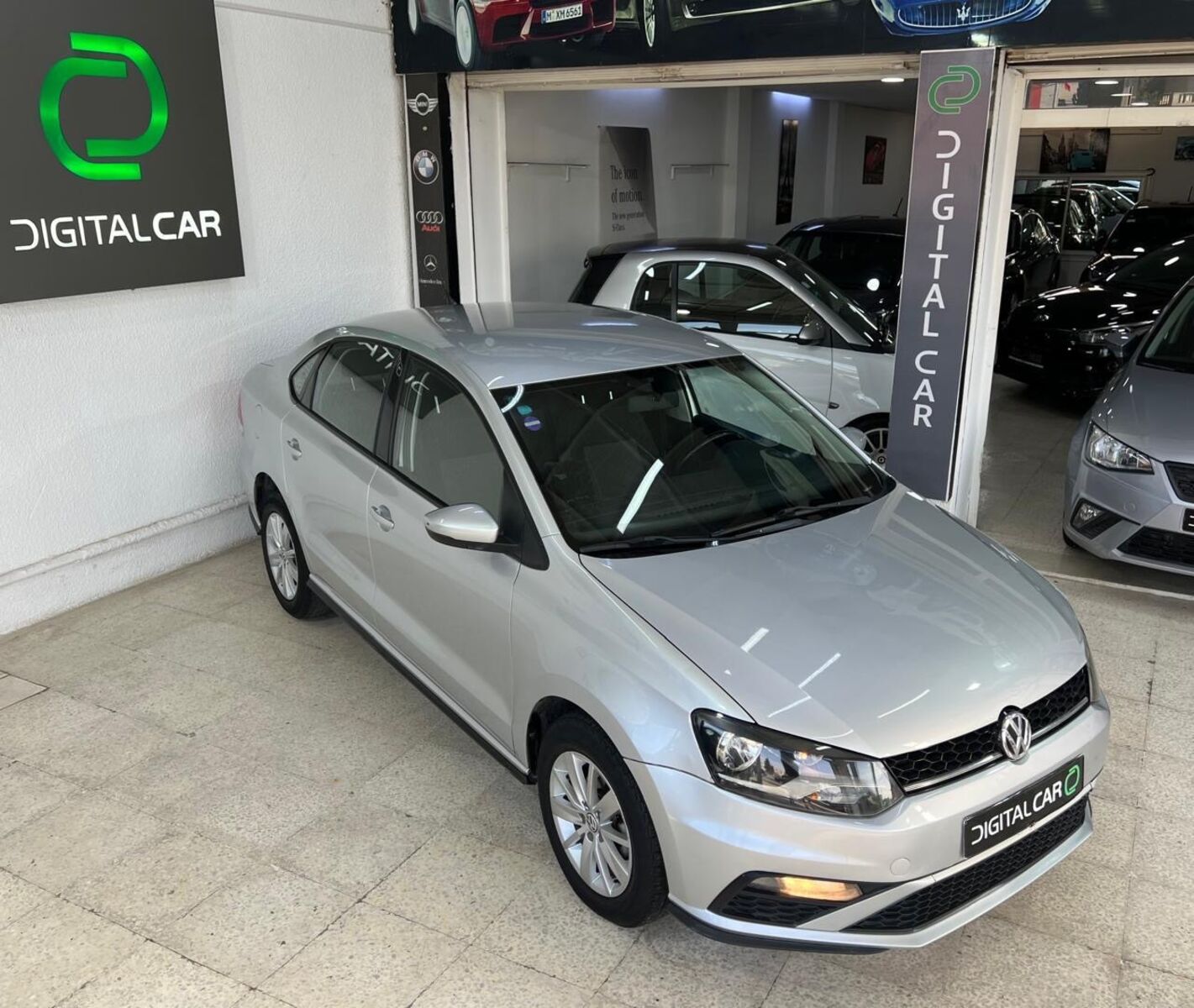 Volkswagen Polo Sedan Trendline à Tunis - Photo 7