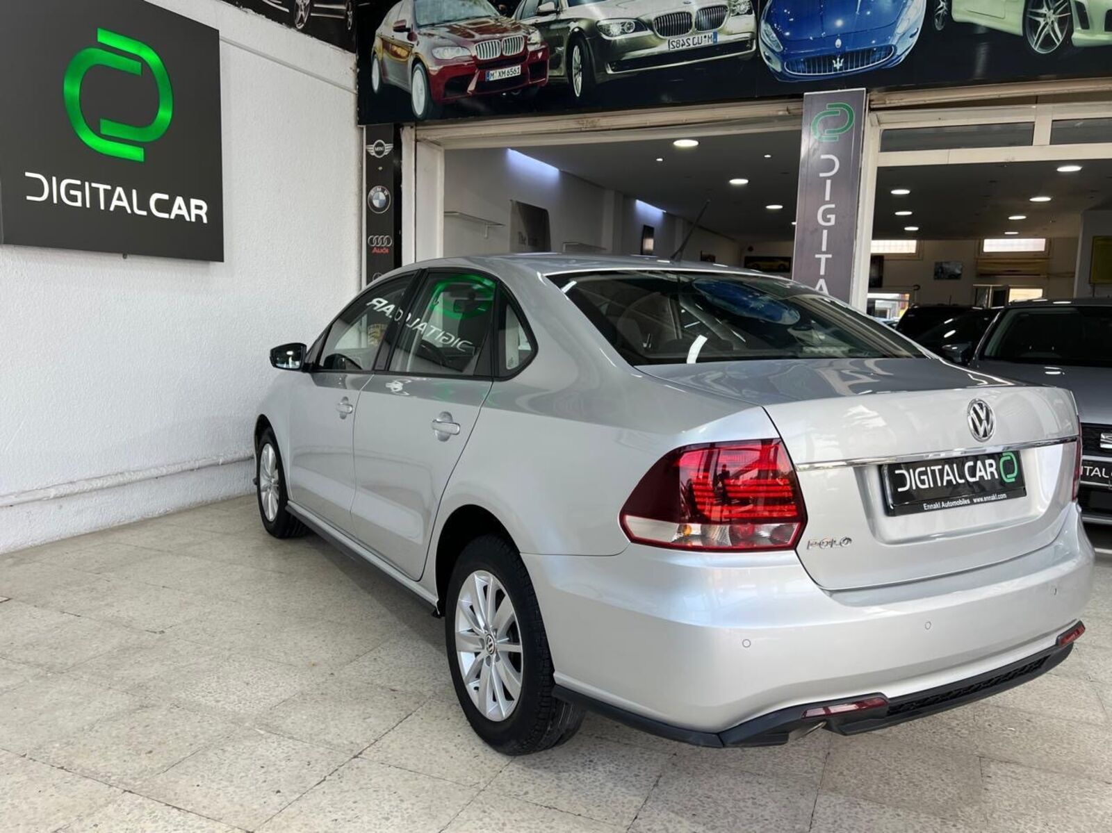 Volkswagen Polo Sedan Trendline à Tunis - Photo 10