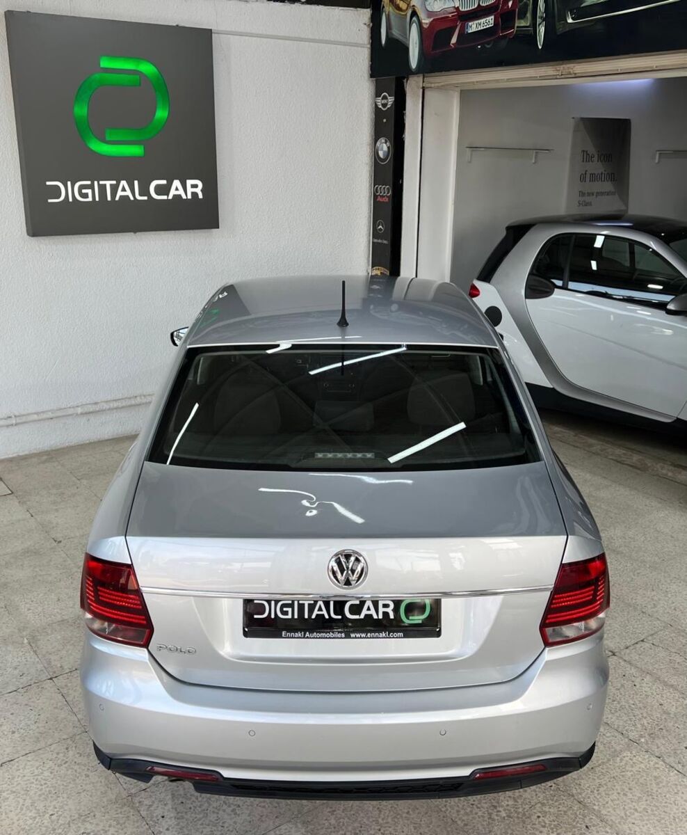 Volkswagen Polo Sedan Trendline à Tunis - Photo 13
