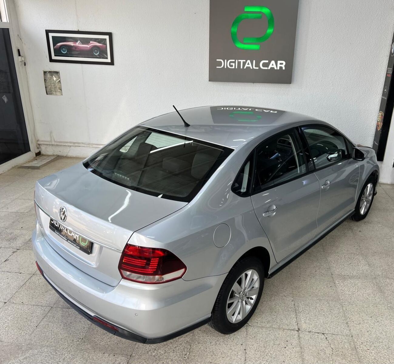 Volkswagen Polo Sedan Trendline à Tunis - Photo 14