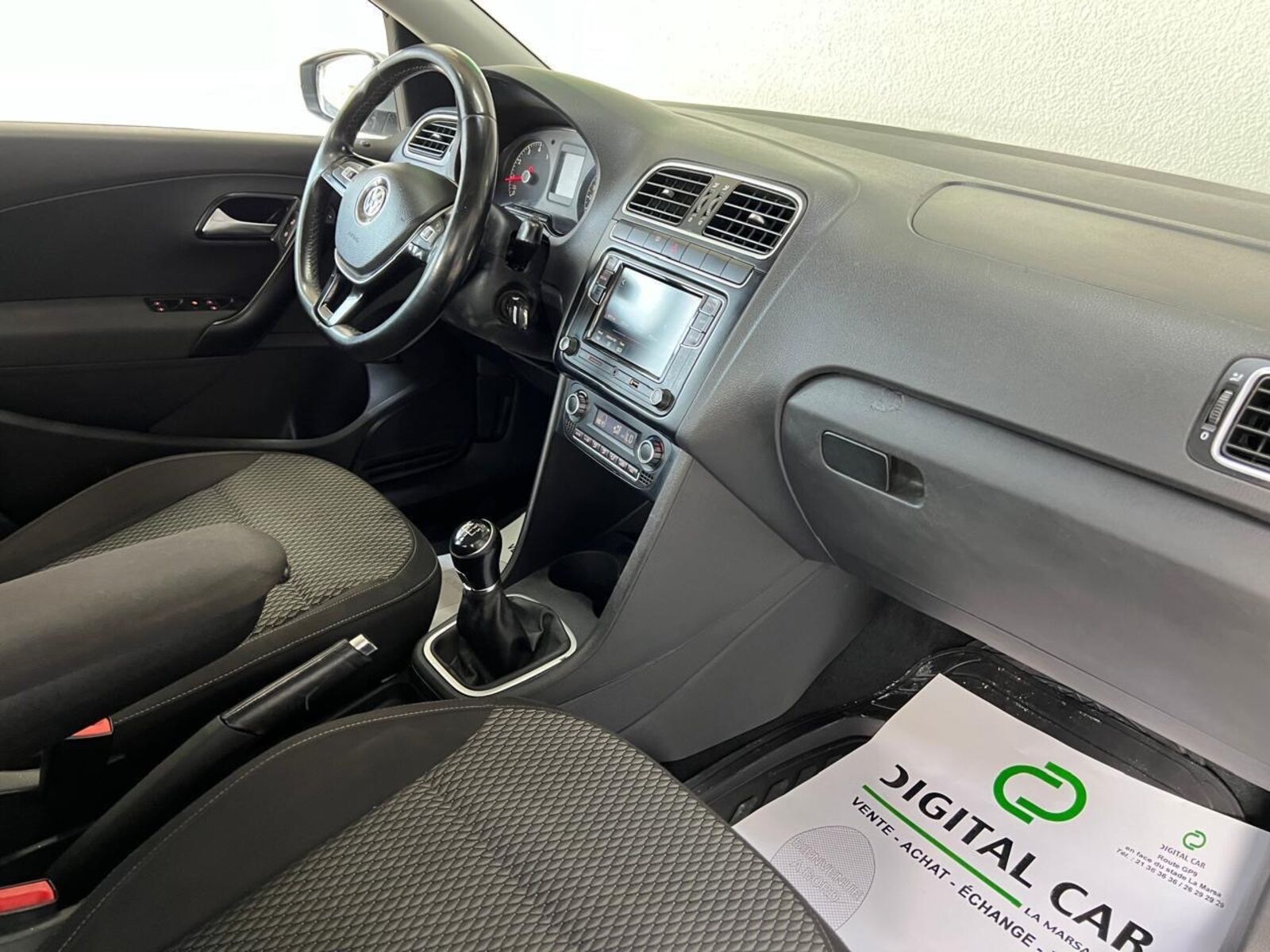 Volkswagen Polo Sedan Trendline à Tunis - Photo 18