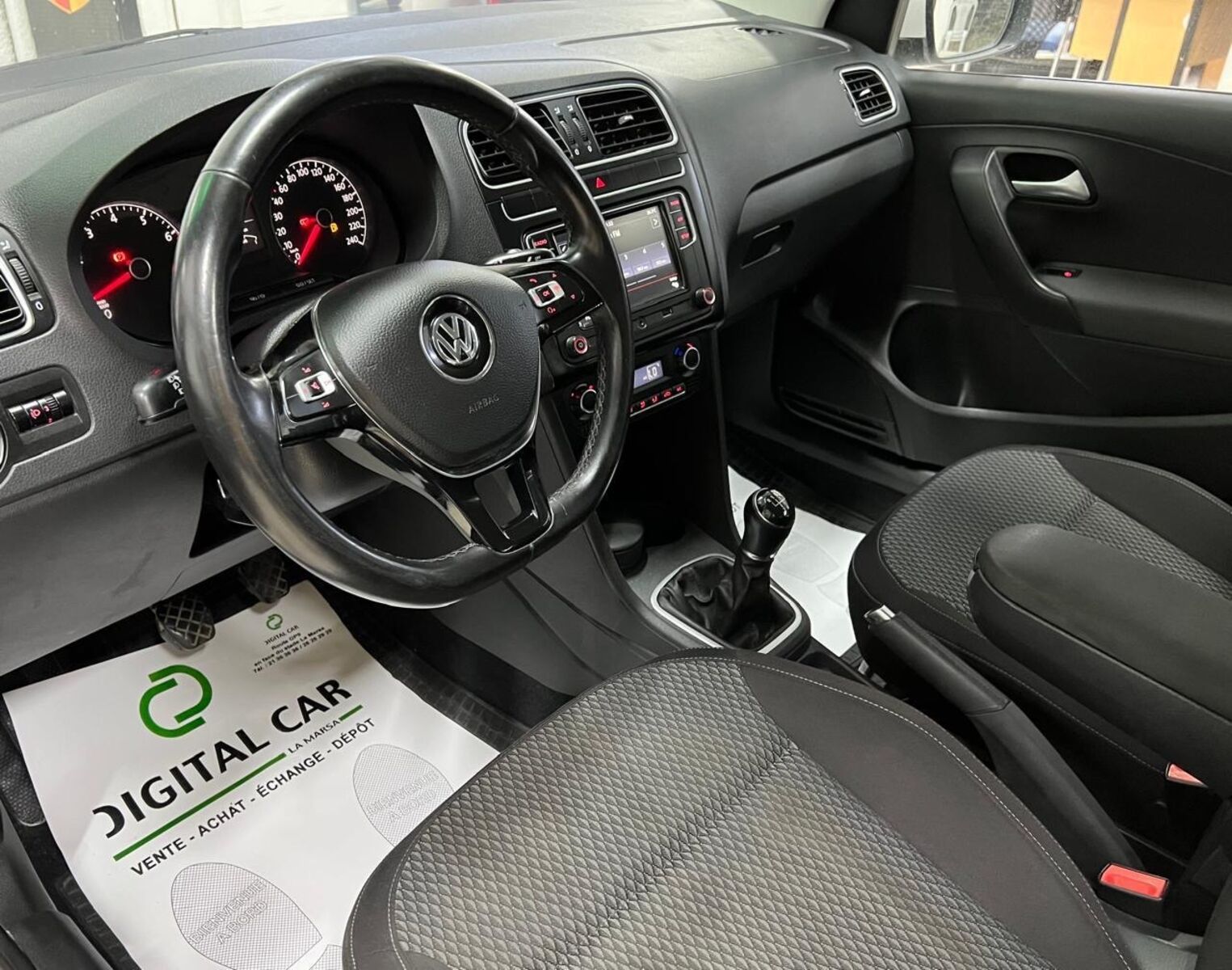 Volkswagen Polo Sedan Trendline à Tunis - Photo 26