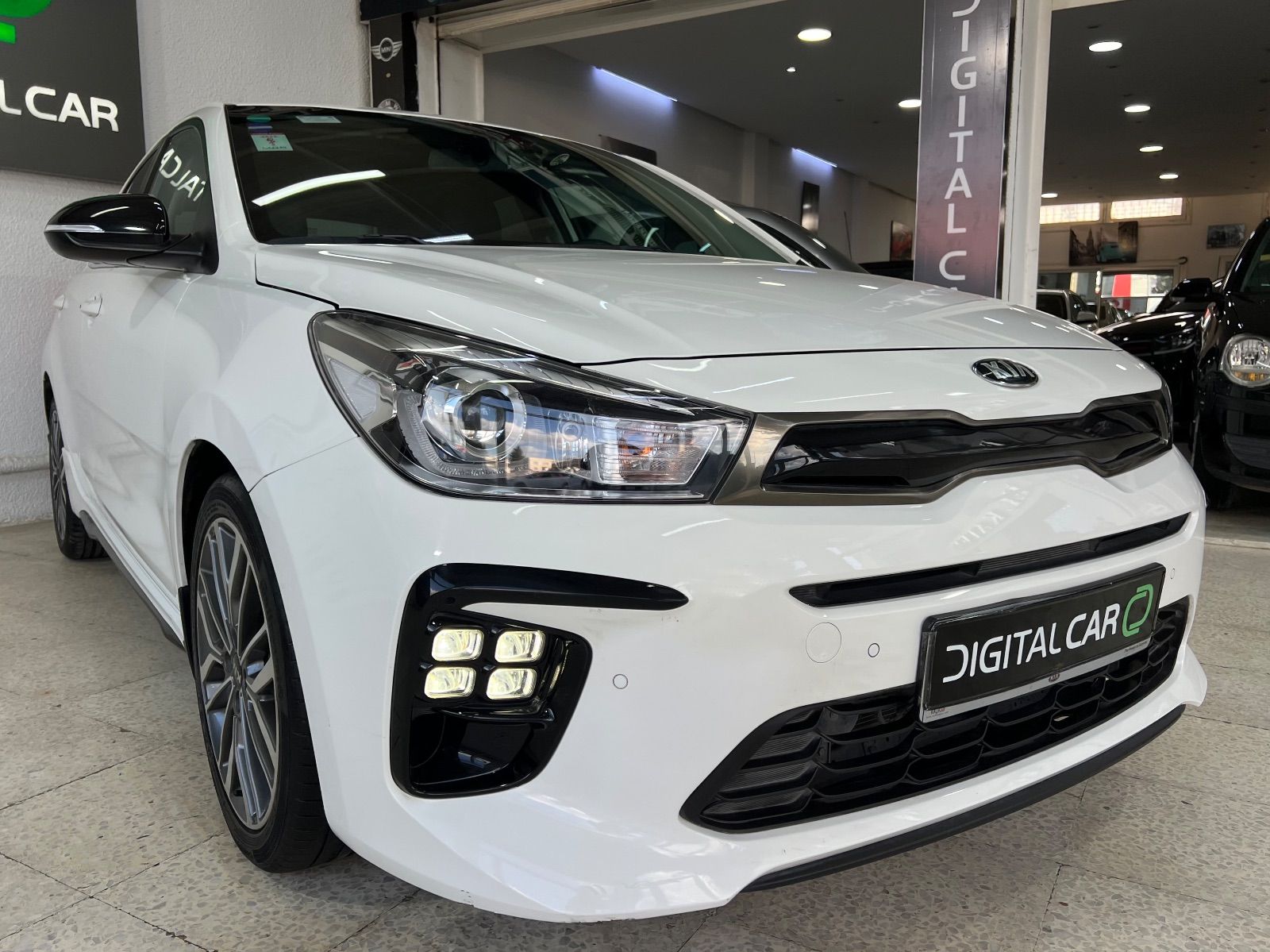 KIA Rio 5p GT-Line à Tunis - Photo 7