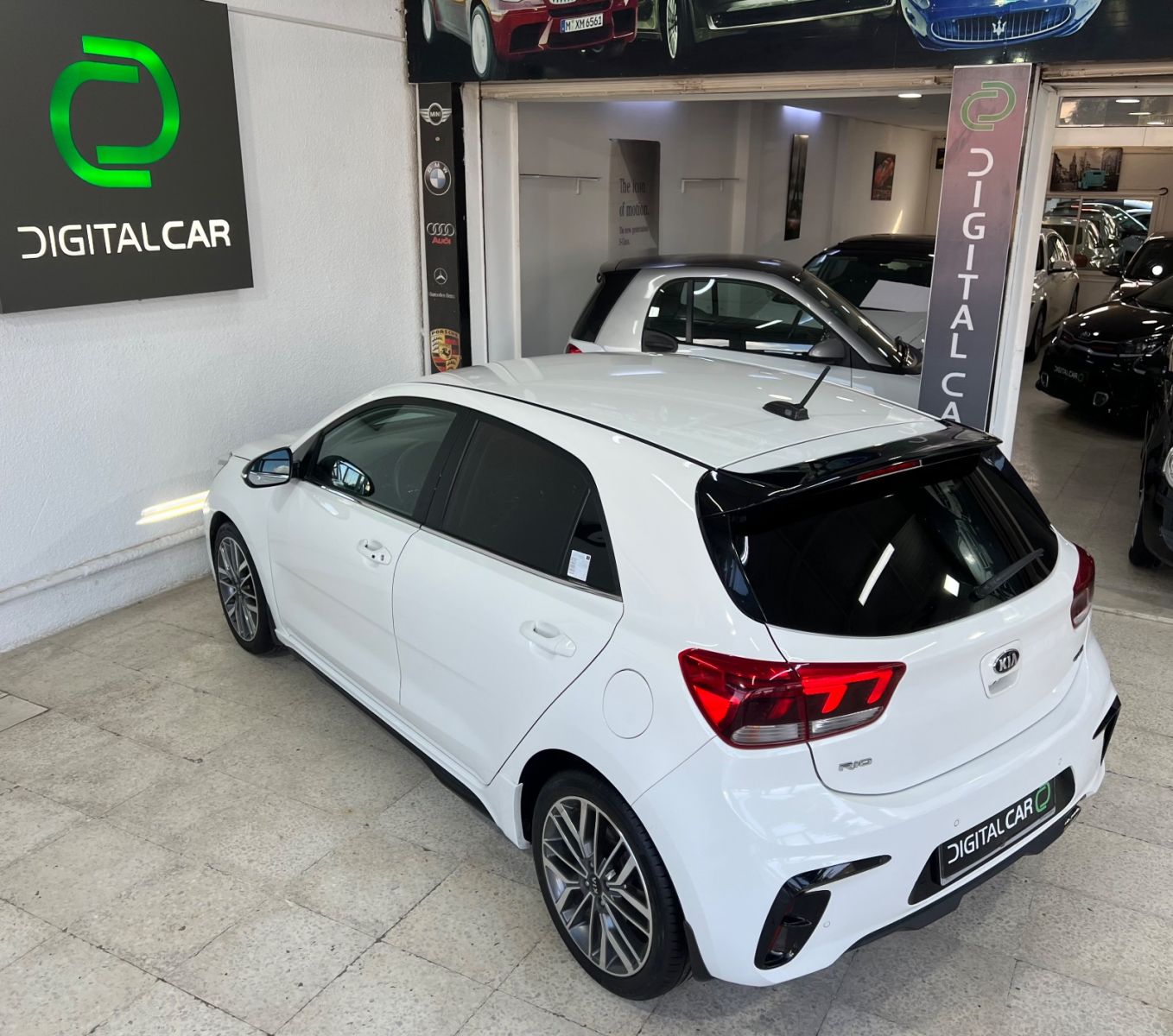 KIA Rio 5p GT-Line à Tunis - Photo 13
