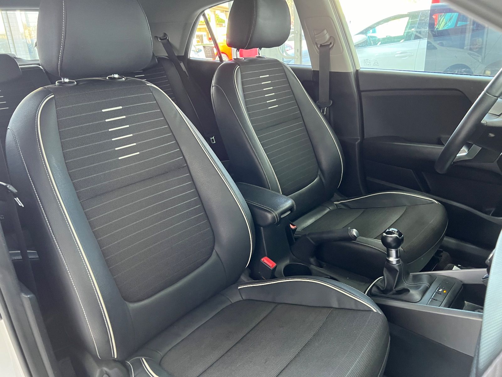 KIA Rio 5p GT-Line à Tunis - Photo 23