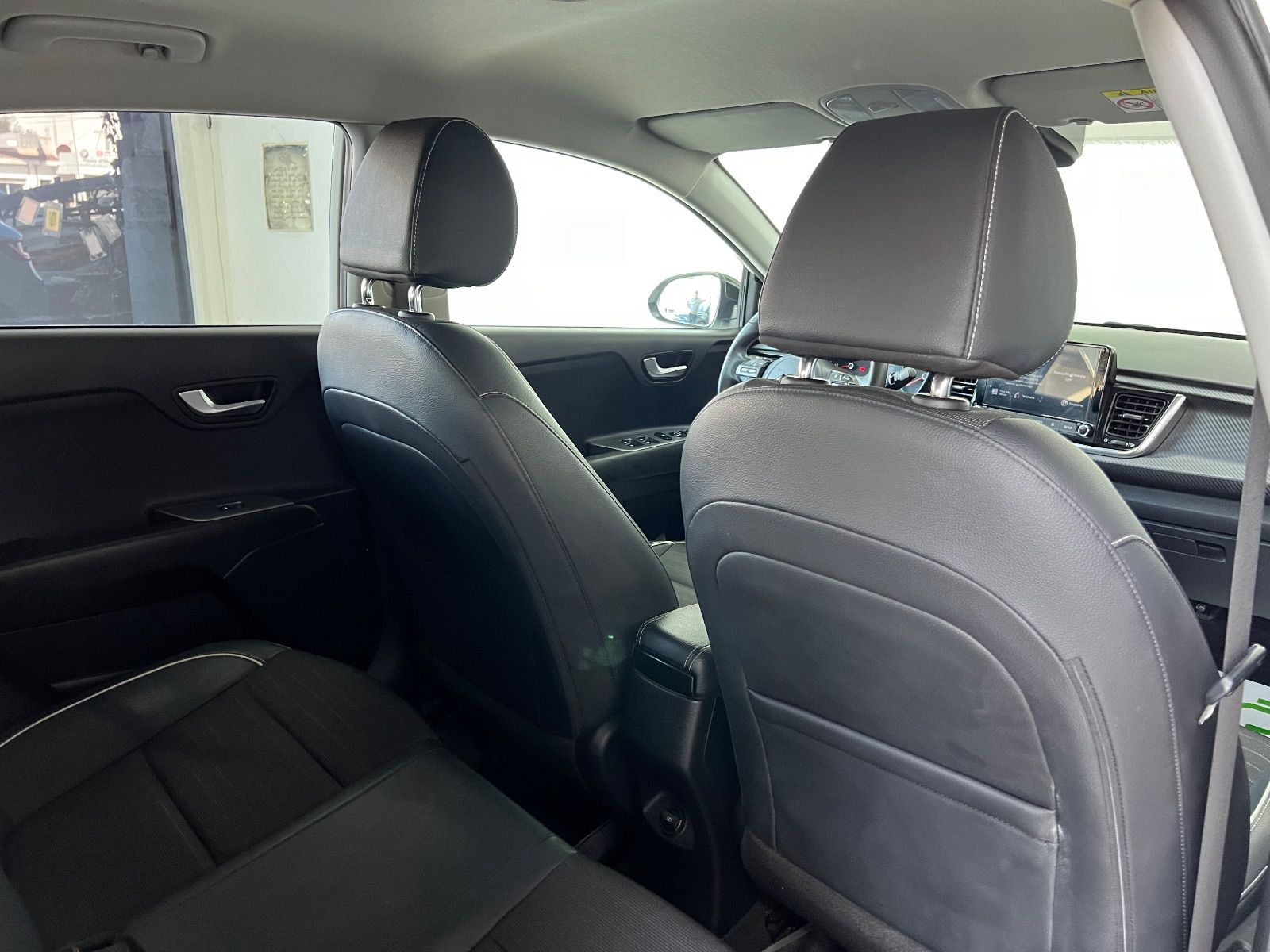 KIA Rio 5p GT-Line à Tunis - Photo 27
