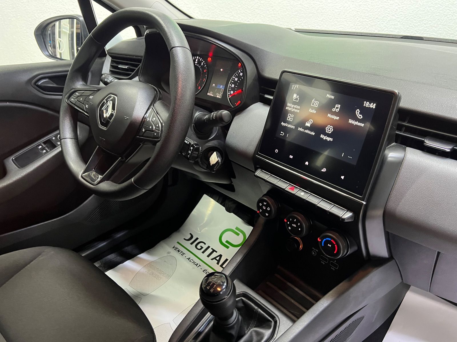 Renault Clio à Ben Arous - Photo 21