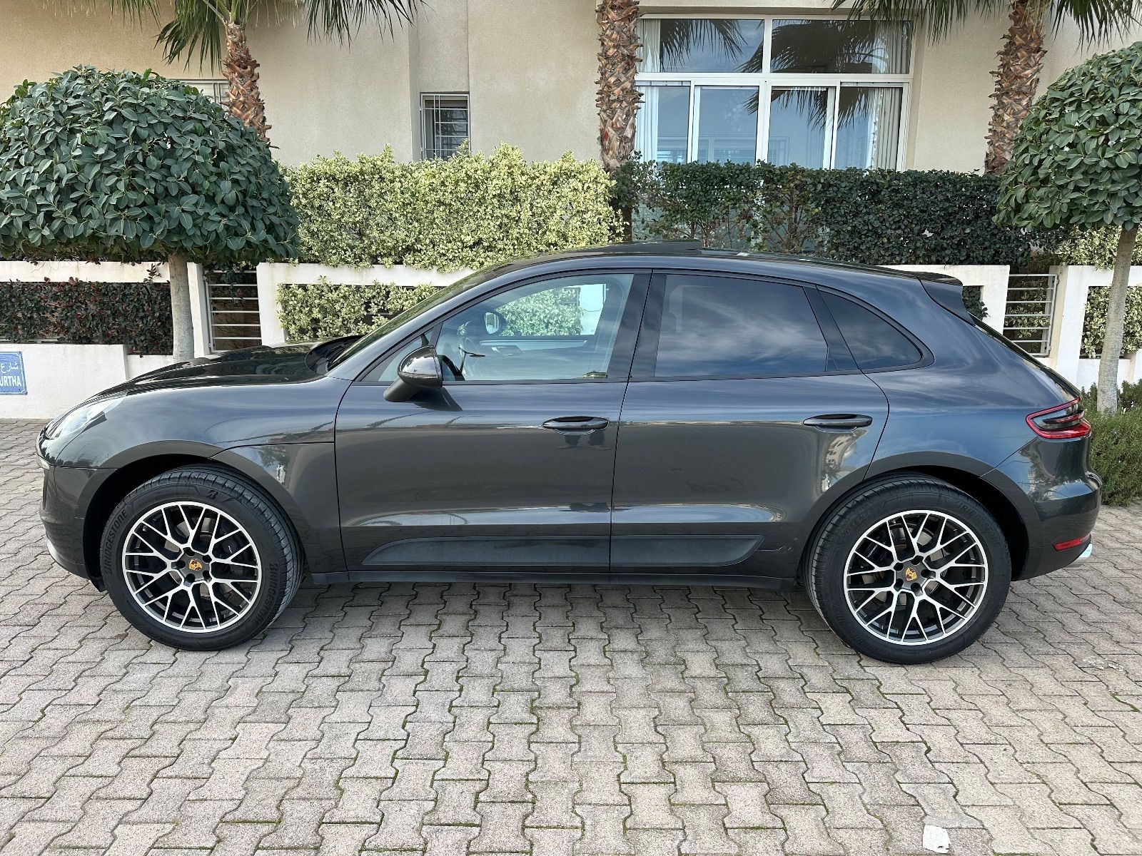 Porsche Macan à Ariana - Photo 1