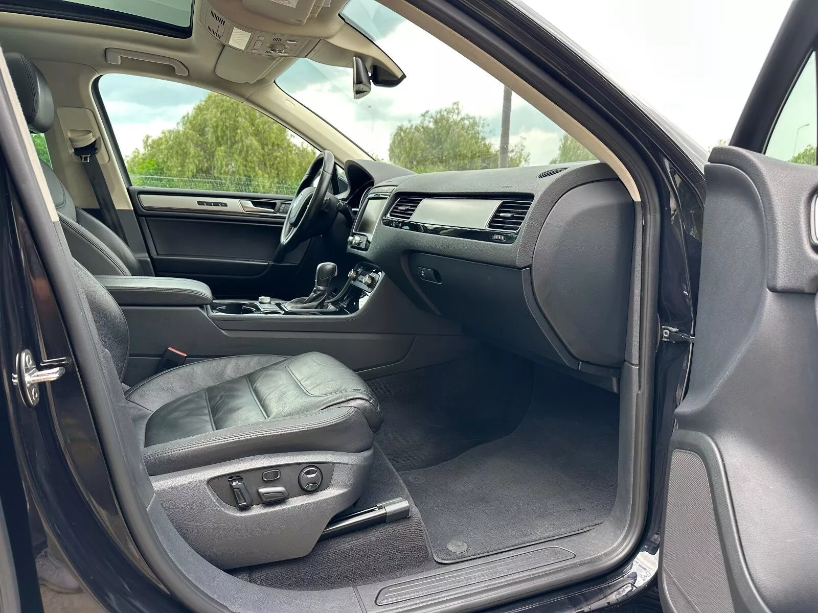 Volkswagen Touareg à Tunis - Photo 18