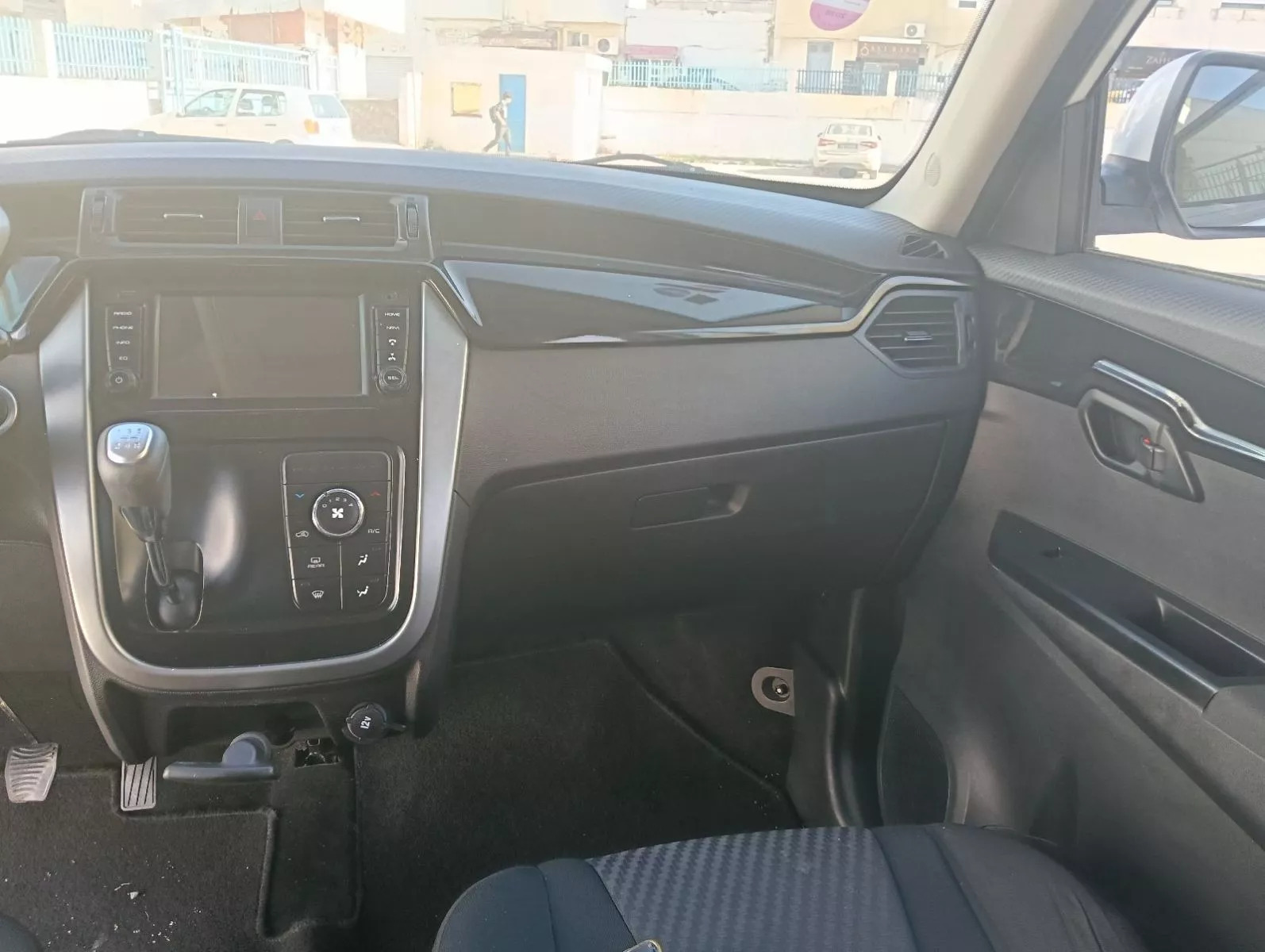 Mahindra KUV 100 K8 à Tunis - Photo 11