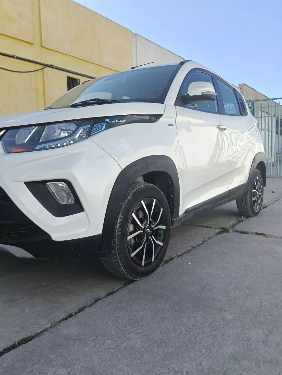 Mahindra KUV 100 K8 à Tunis - Photo 21