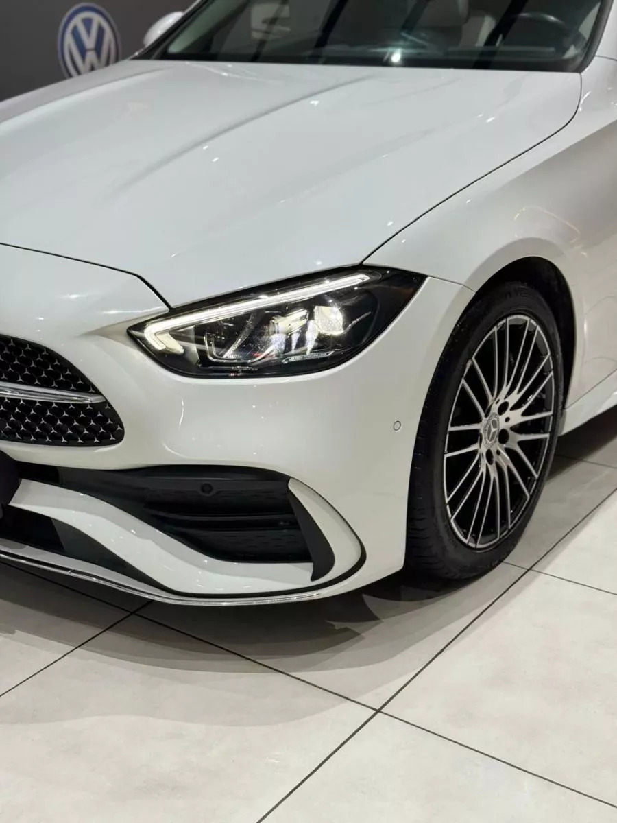 Mercedes-Benz Classe C à Ben Arous - Photo 4