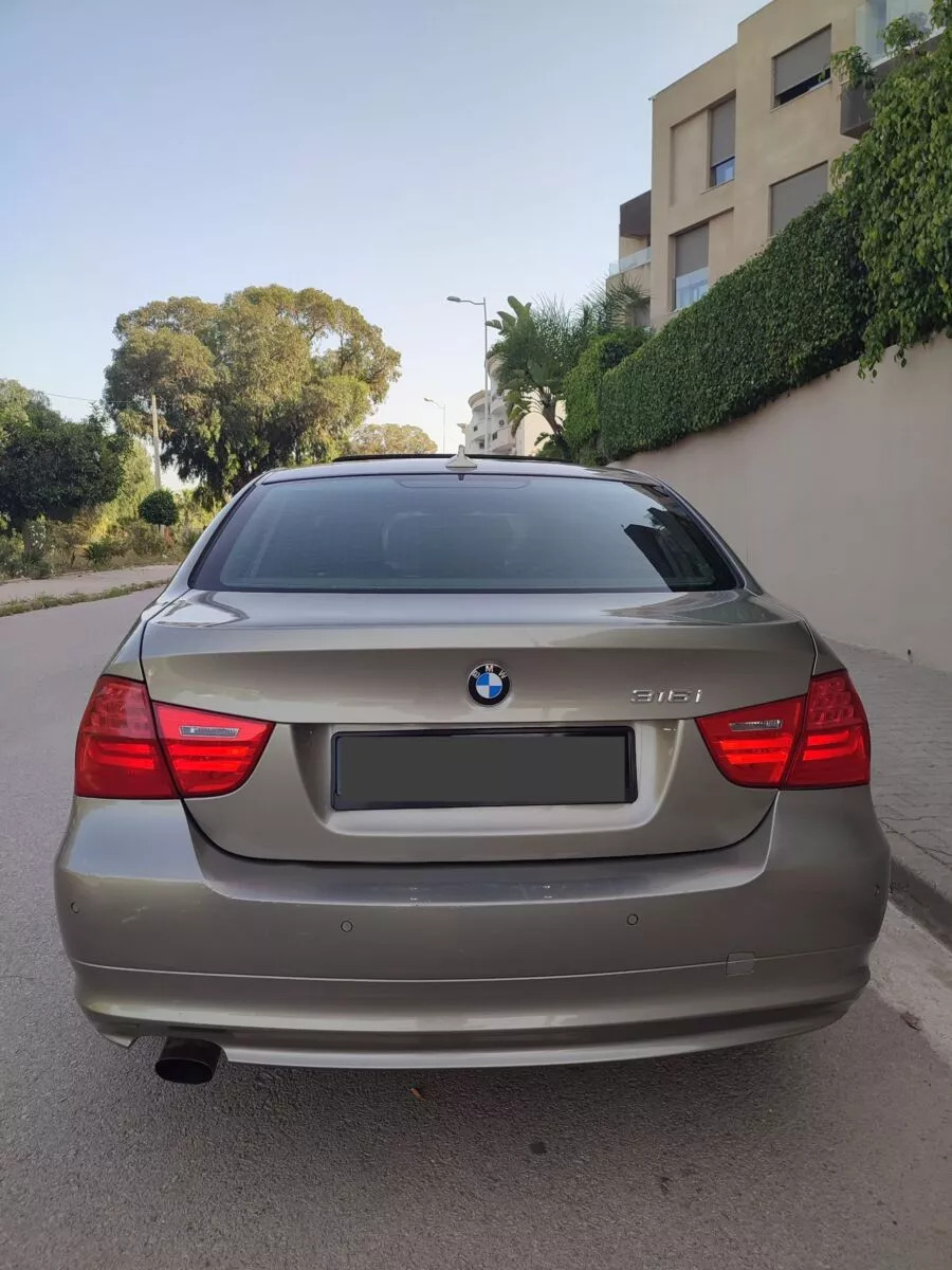 BMW Série 3 Modern Line Confort à Tunis - Photo 3