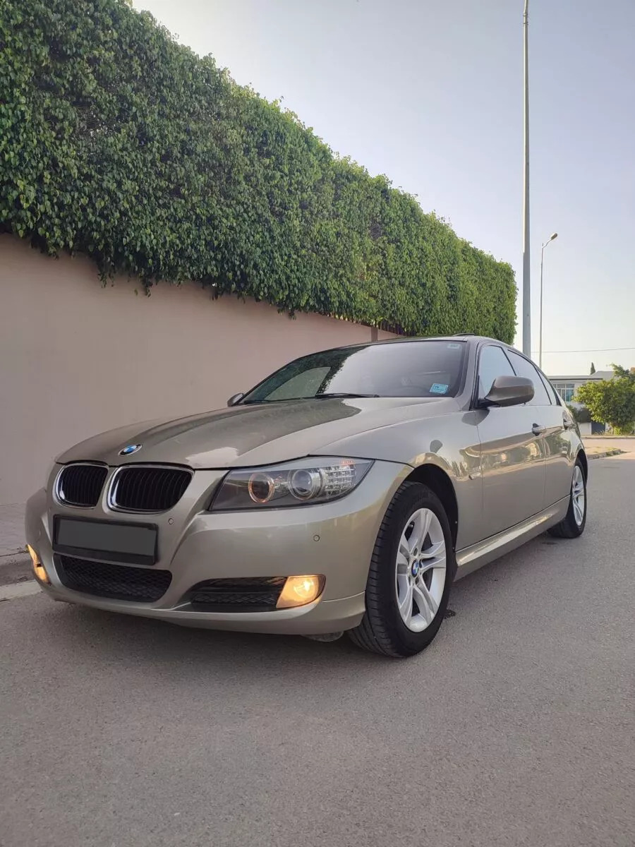 BMW Série 3 Modern Line Confort à Tunis - Photo 4