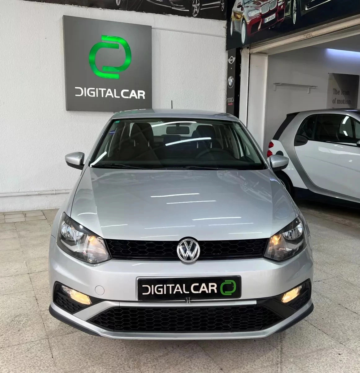 Volkswagen Polo Sedan Highline à Tunis - Photo 2