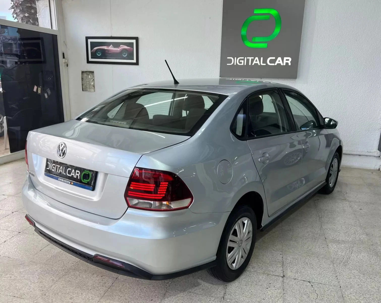 Volkswagen Polo Sedan Highline à Tunis - Photo 11