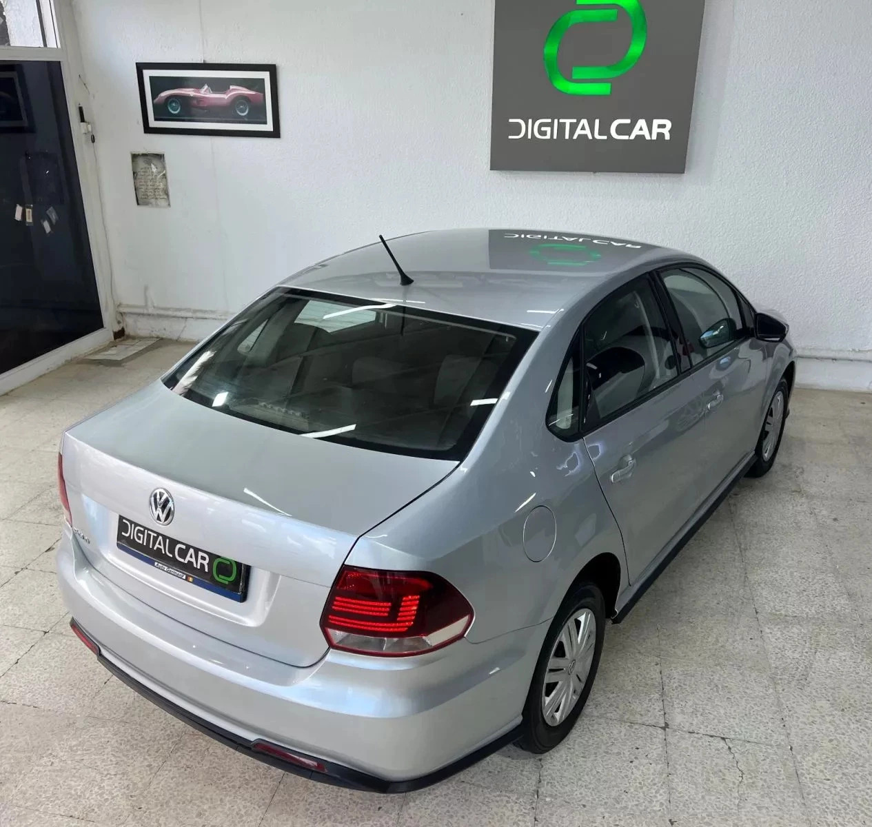Volkswagen Polo Sedan Highline à Tunis - Photo 13