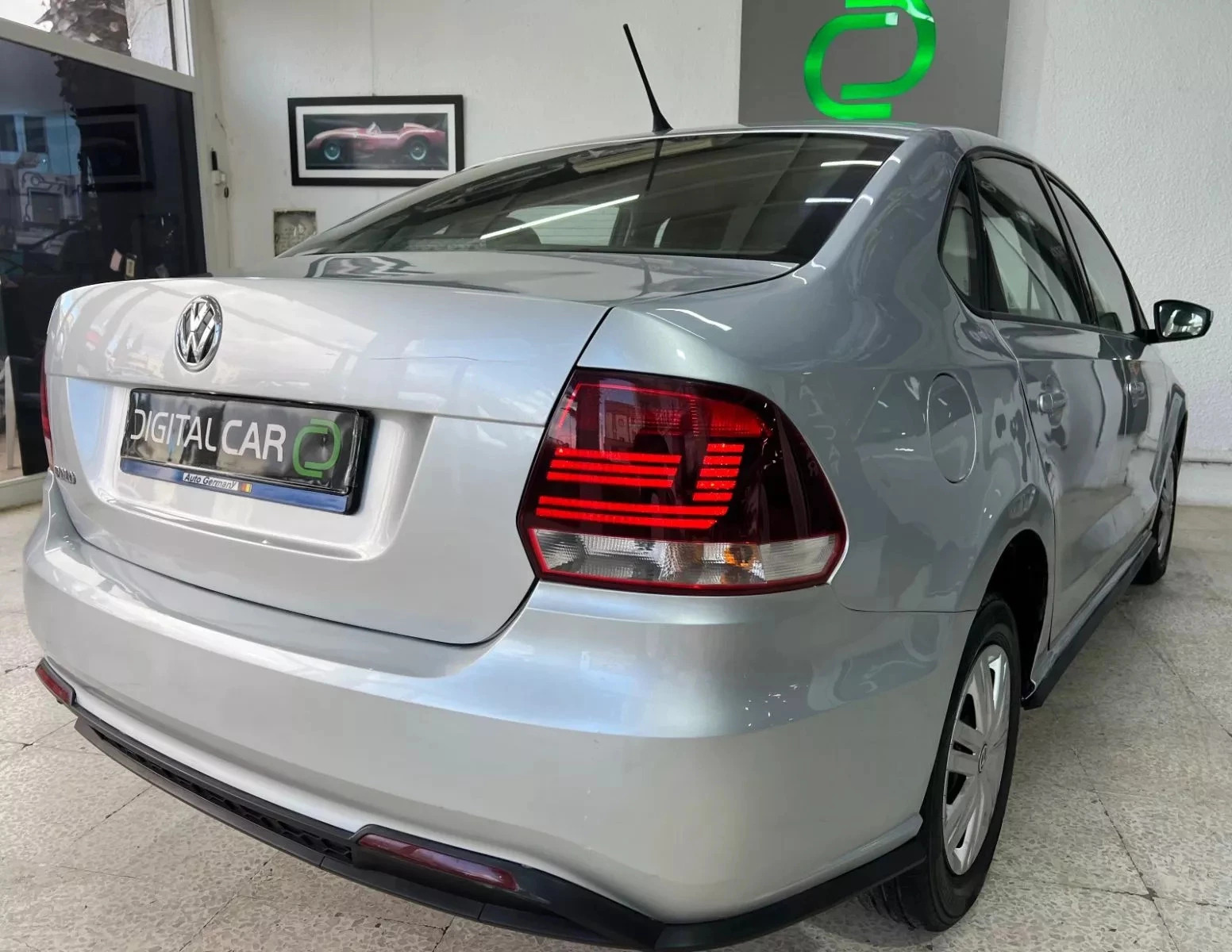 Volkswagen Polo Sedan Highline à Tunis - Photo 15