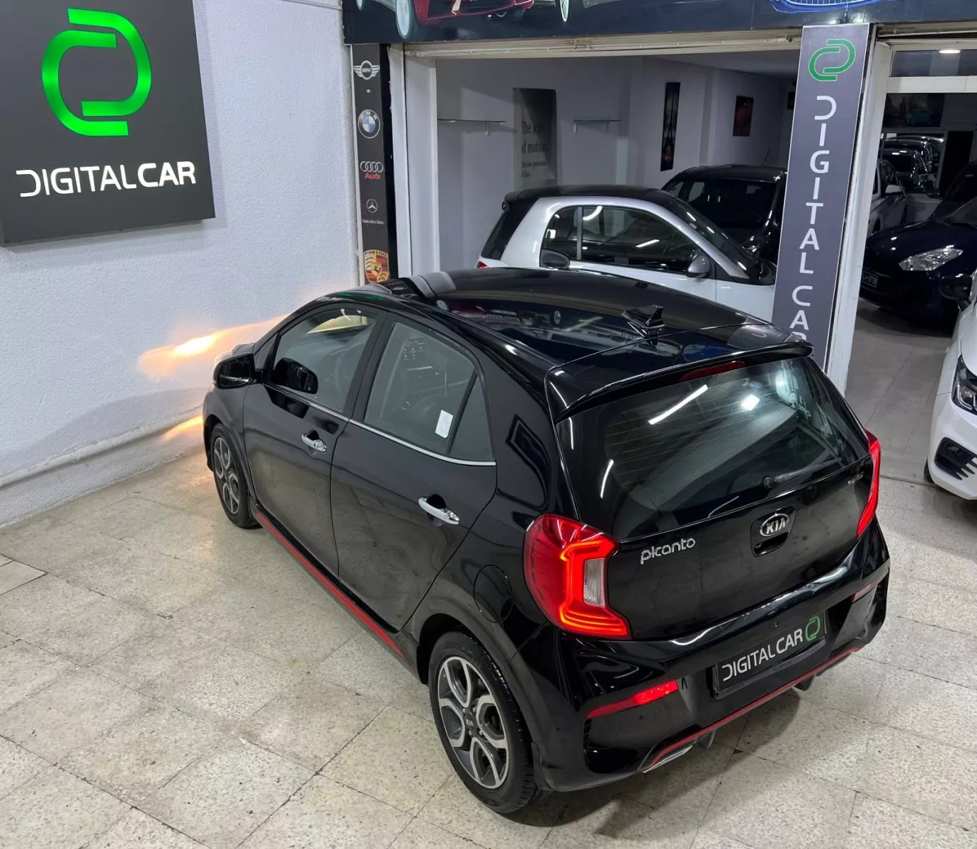 KIA Picanto GT-Line à Tunis - Photo 12