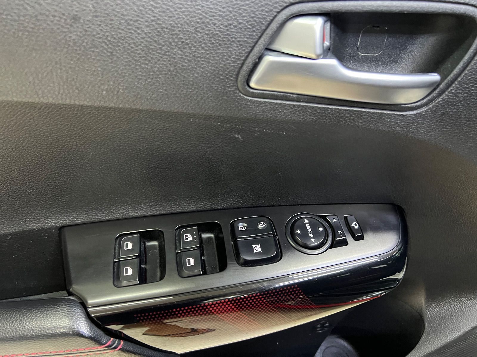 KIA Picanto GT-Line à Tunis - Photo 21