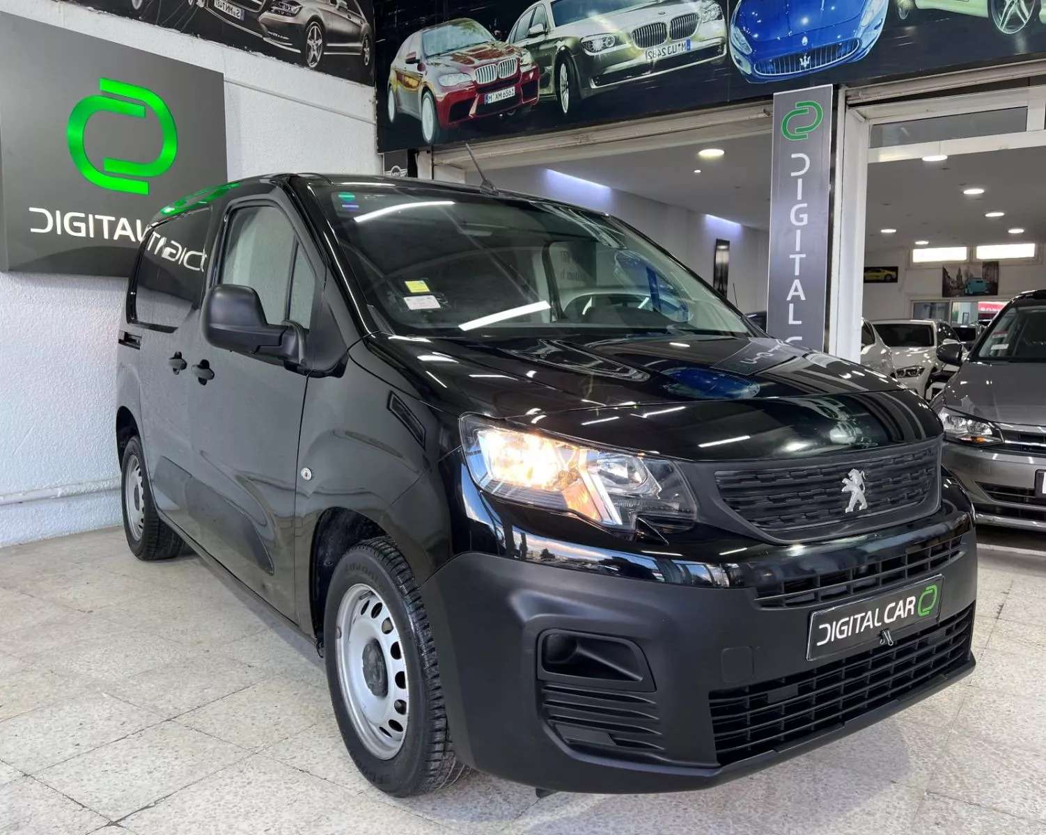 Peugeot Partner 1000 Kg à Monastir - Photo 1