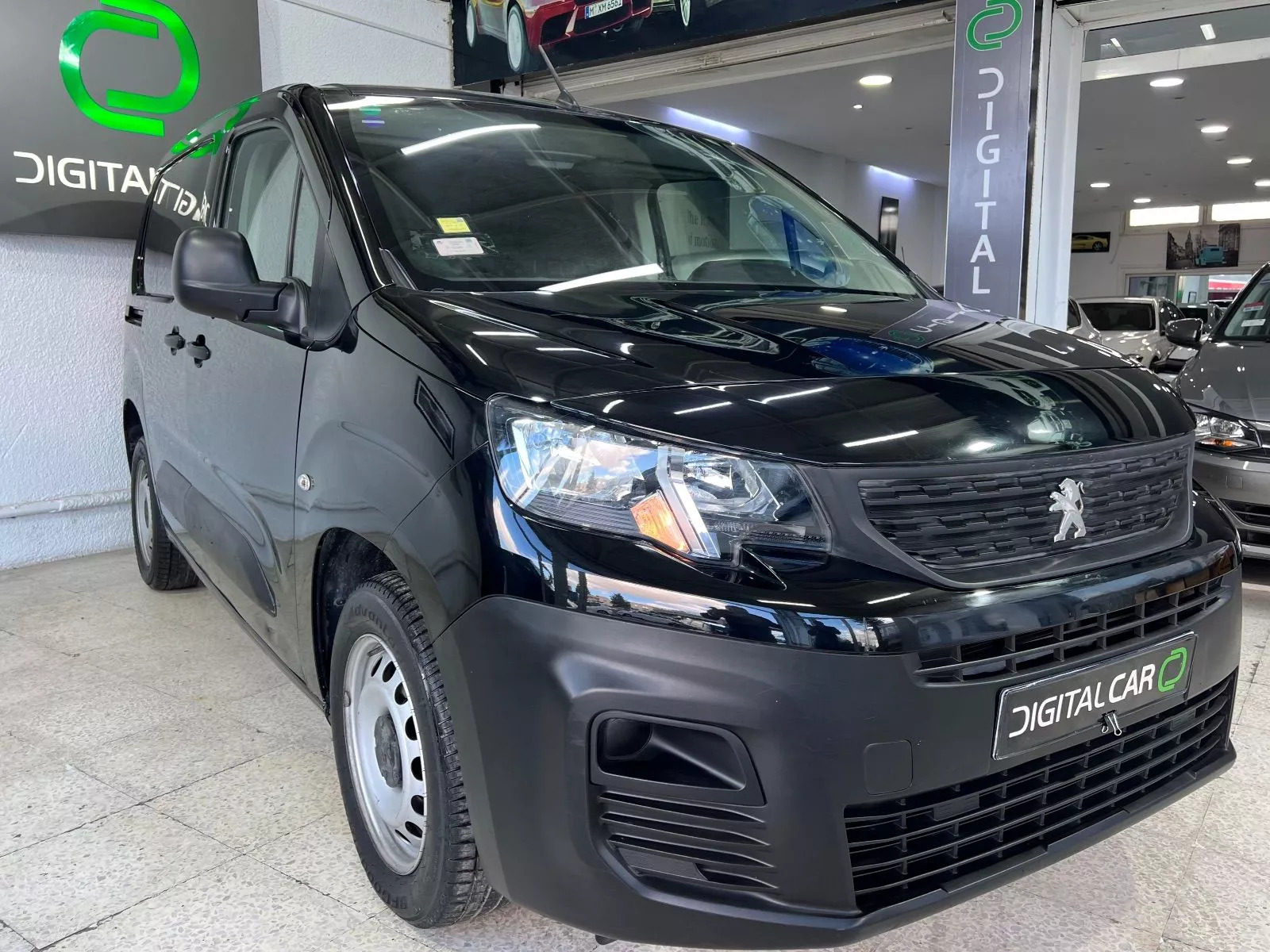Peugeot Partner 1000 Kg à Monastir - Photo 8