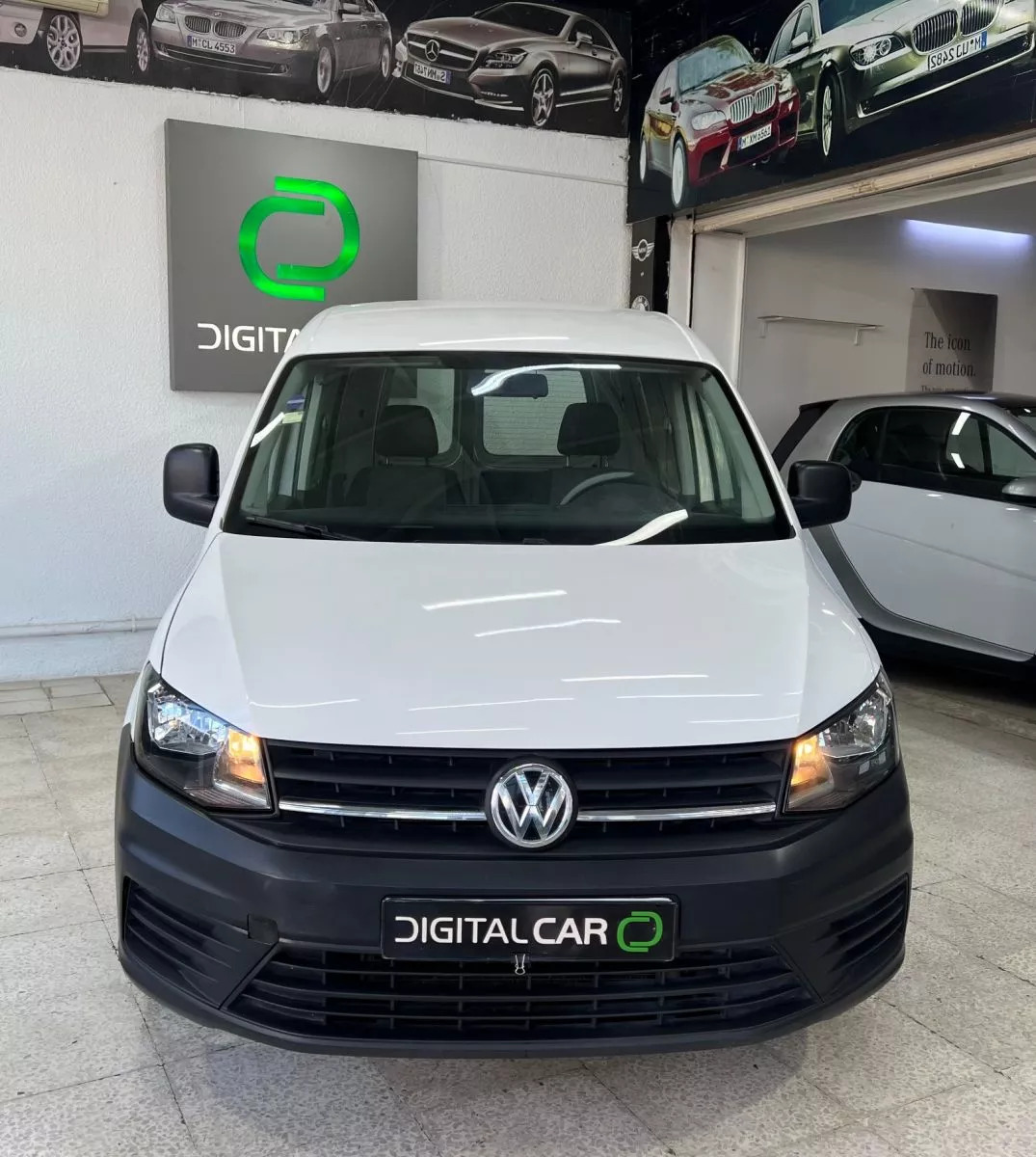 Volkswagen Caddy à Mahdia - Photo 2