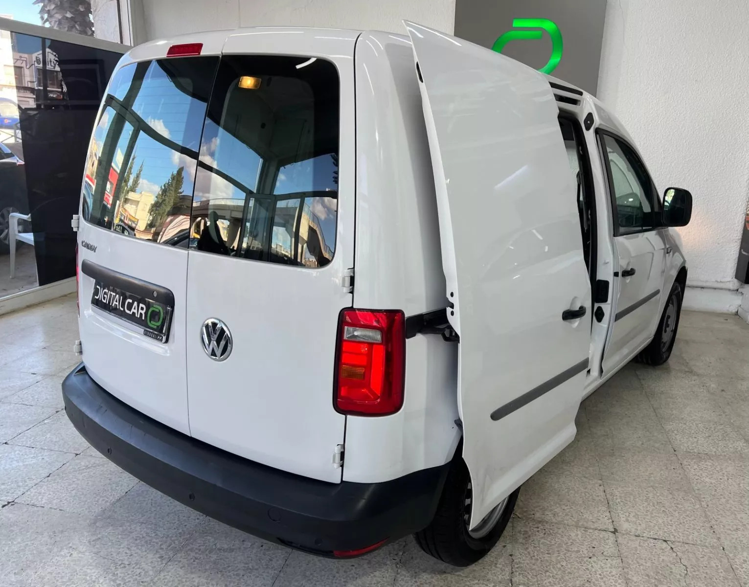 Volkswagen Caddy à Mahdia - Photo 12