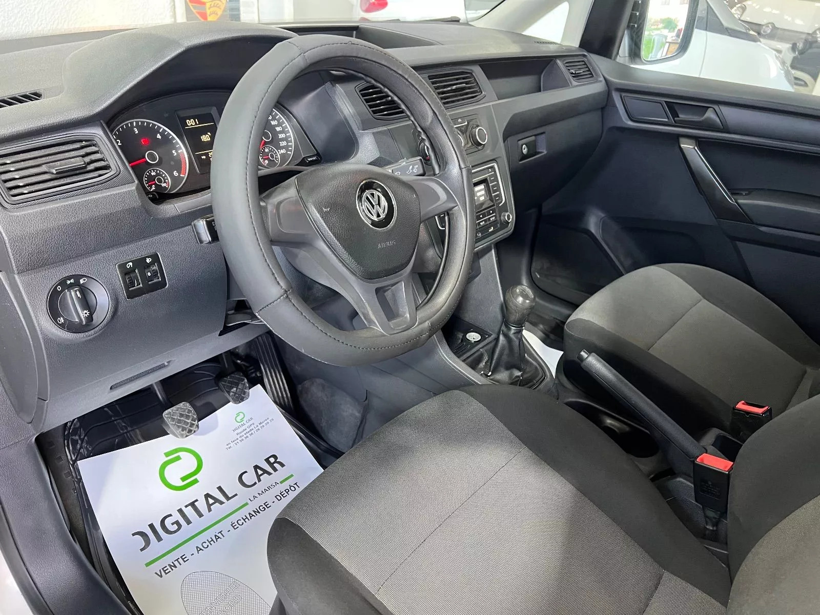 Volkswagen Caddy à Mahdia - Photo 15