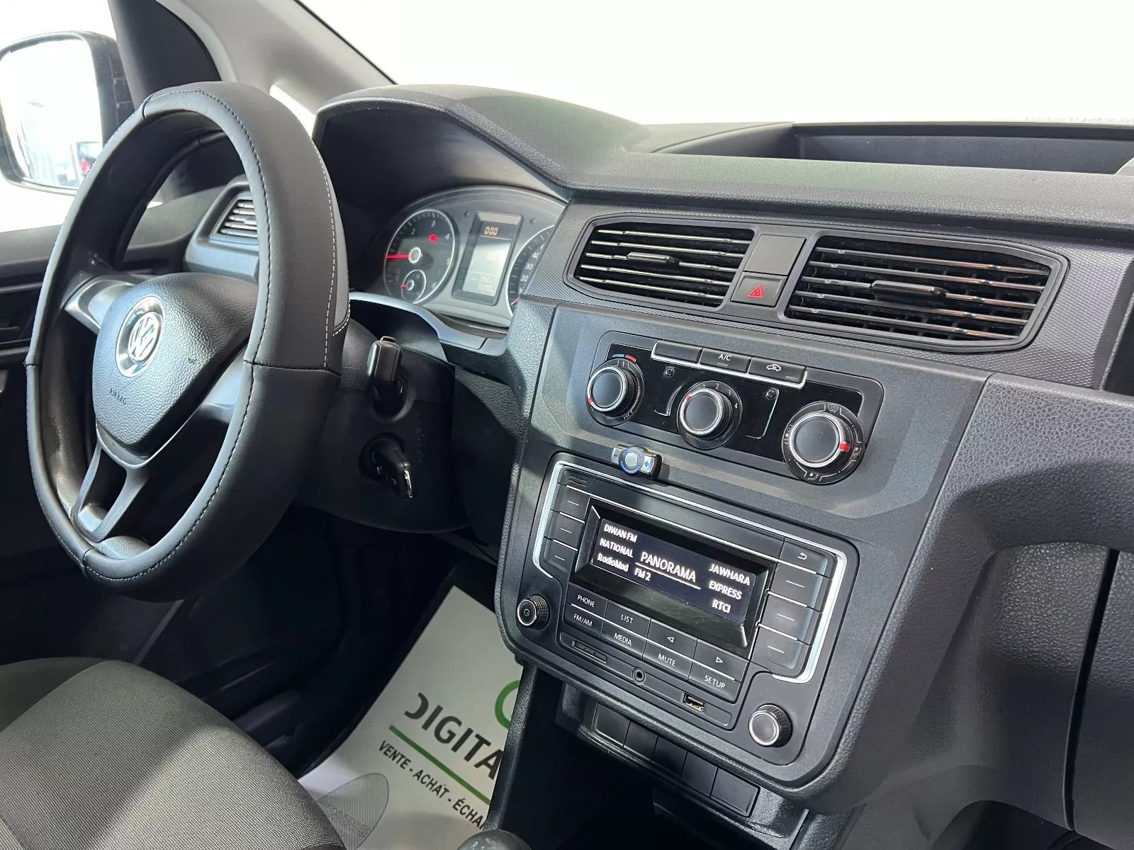 Volkswagen Caddy à Mahdia - Photo 16