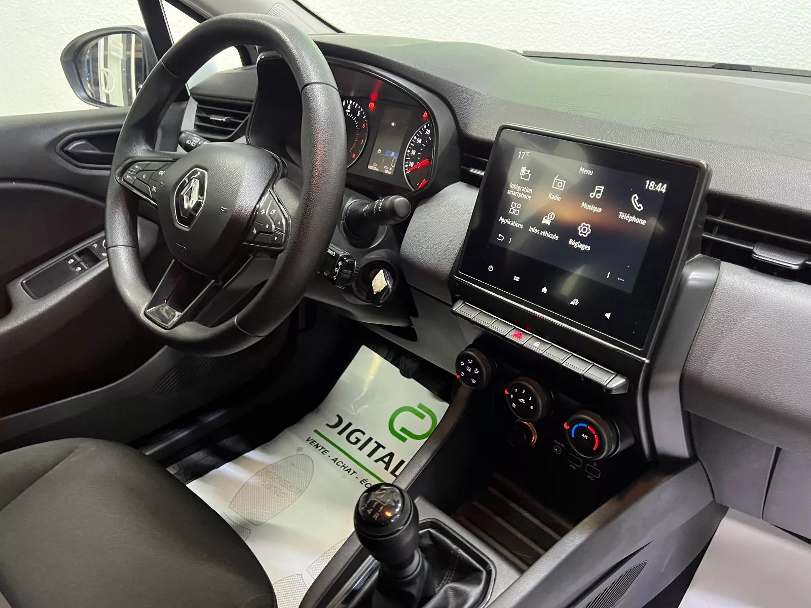 Renault Clio à Ben Arous - Photo 21