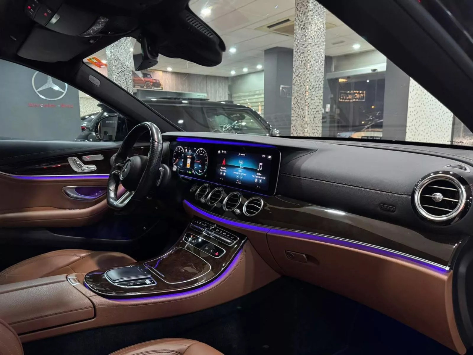 Mercedes-Benz Classe E à Tunis - Photo 16