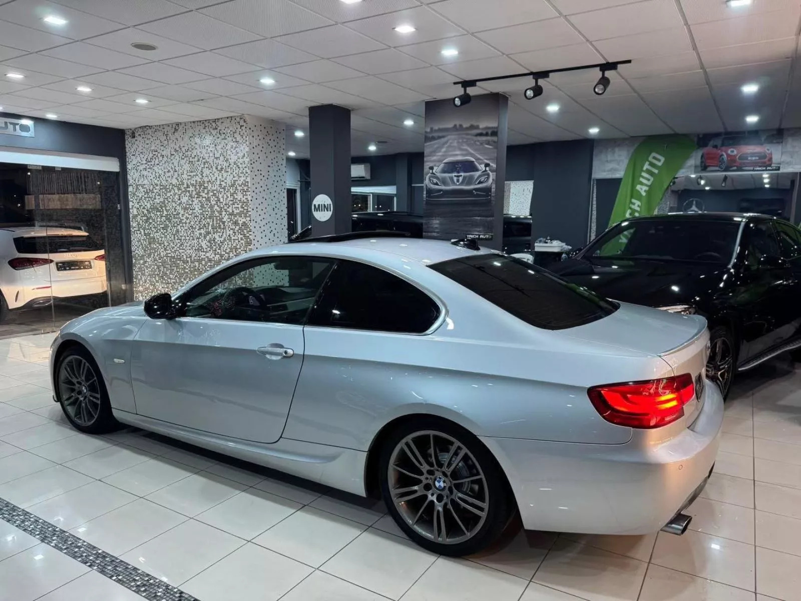 BMW Série 3 coupé Pack M à Tunis - Photo 5