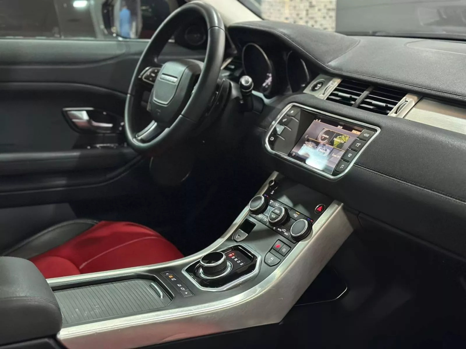 Land Rover Range Rover Evoque Pure à Ariana - Photo 18