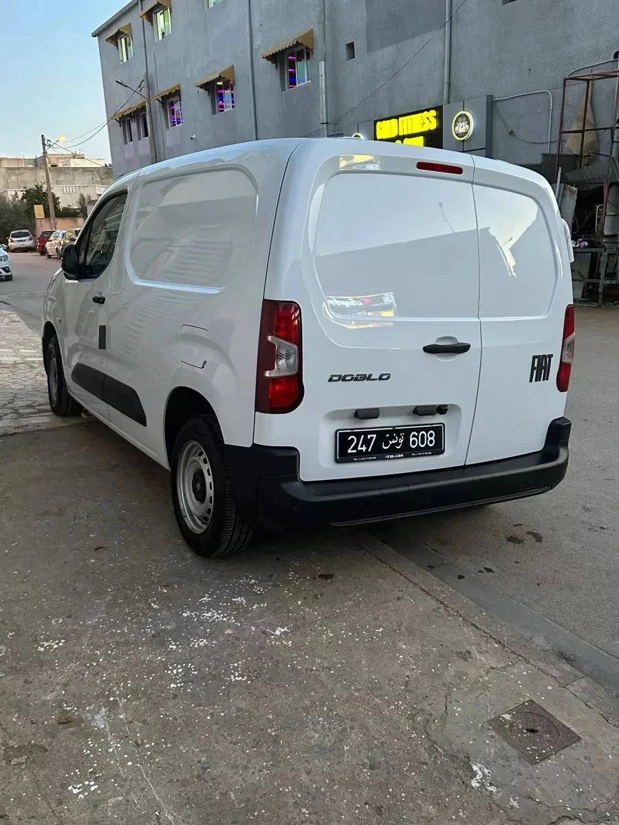 Fiat Doblo 3 places à Ariana - Photo 3