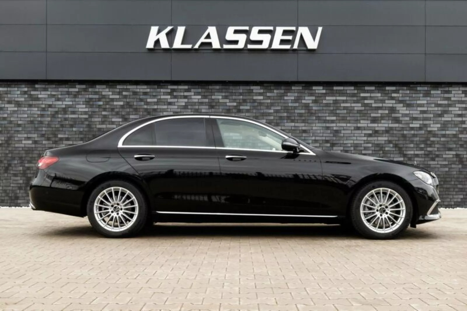 Mercedes-Benz Classe E à Ben Arous - Photo 2
