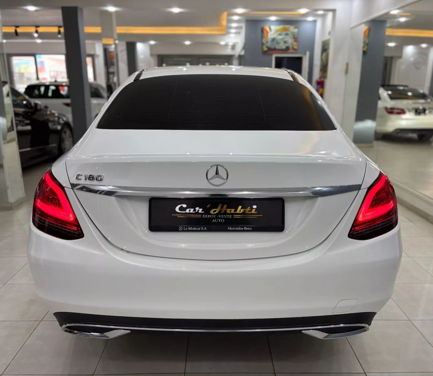 Mercedes-Benz Classe C à Tunis - Photo 4