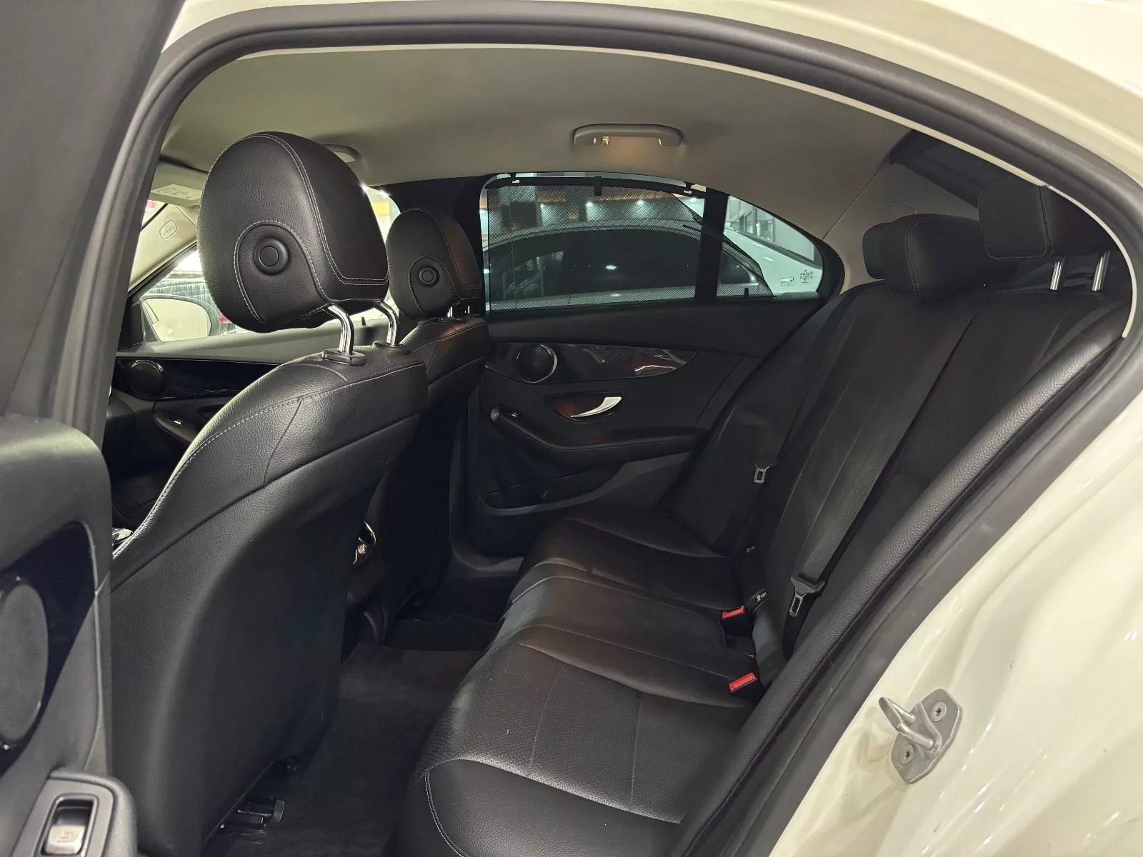 Mercedes-Benz Classe C à Tunis - Photo 12