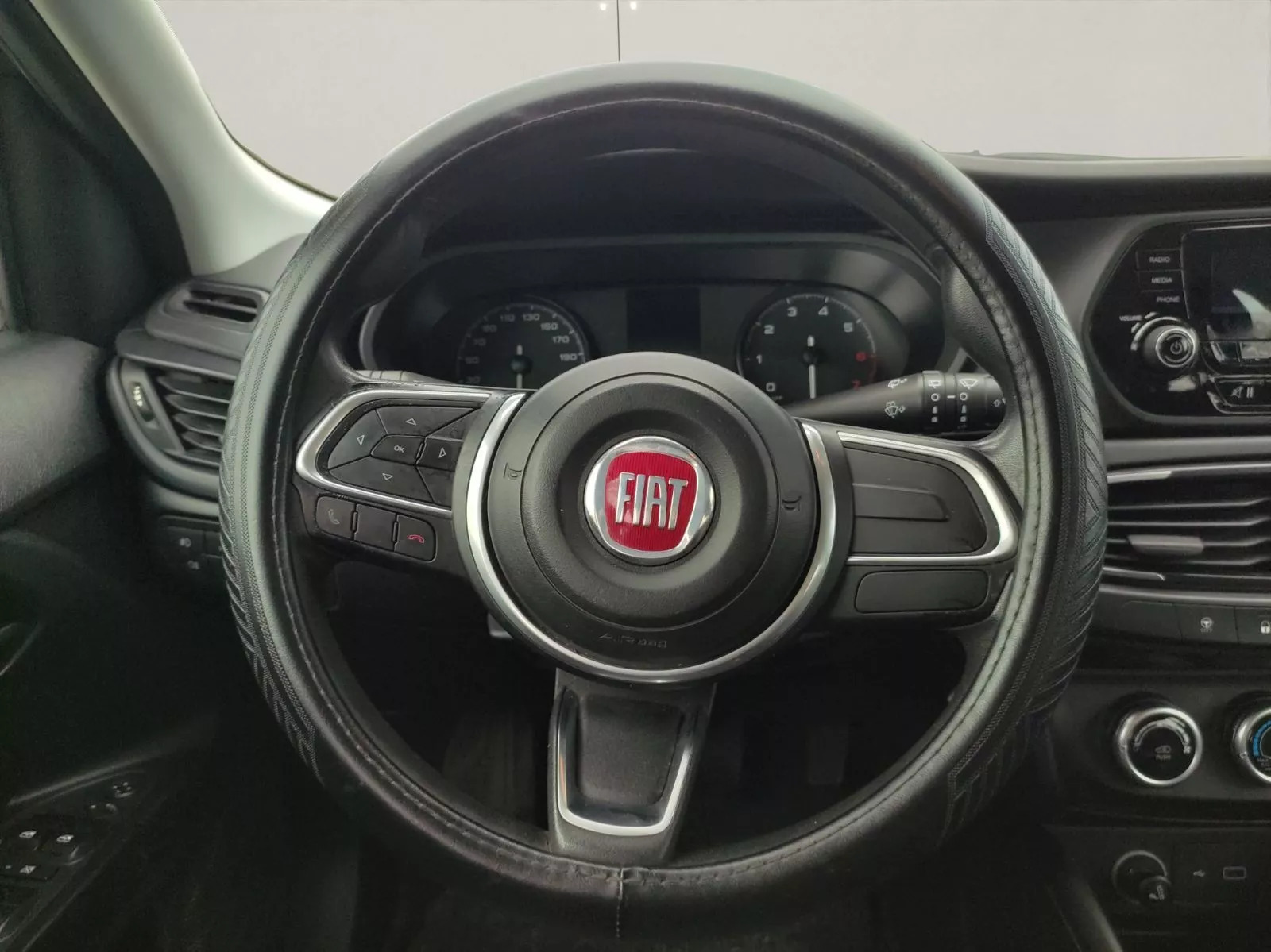Fiat Tipo 5 portes Entry à Tunis - Photo 9