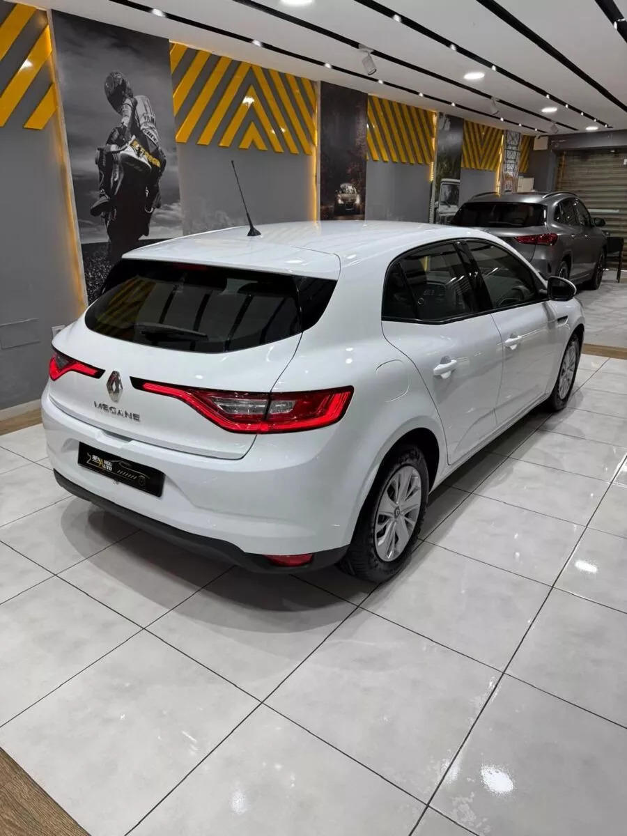 Renault Megane à Sfax - Photo 5