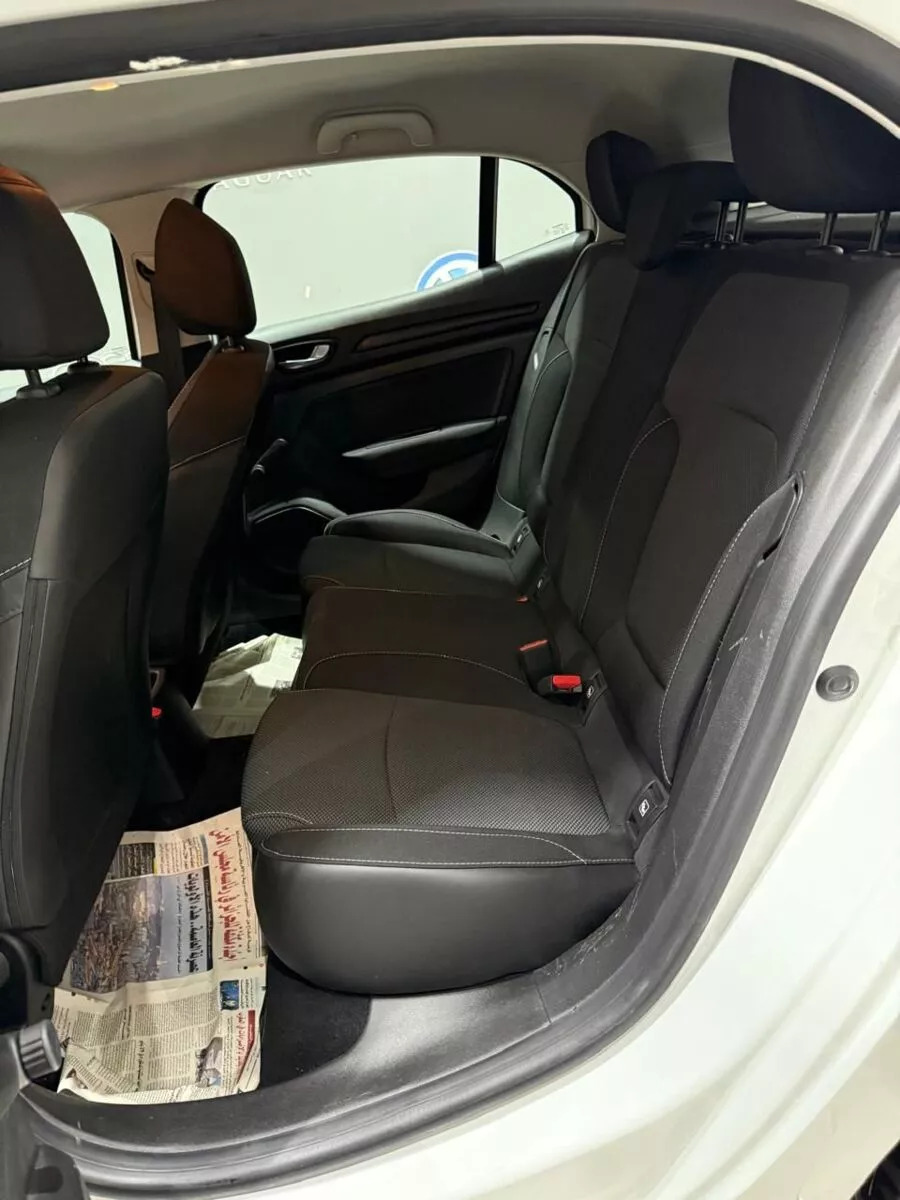 Renault Megane à Sfax - Photo 16