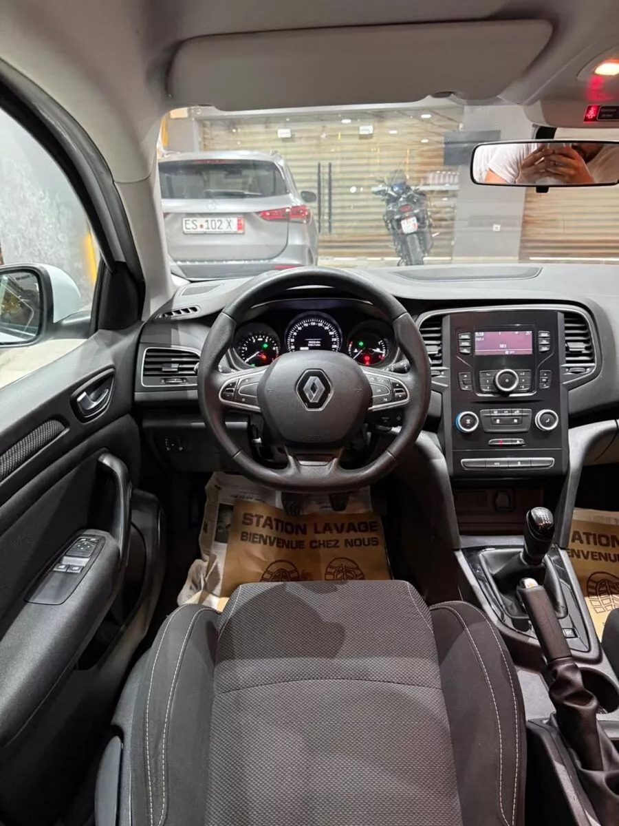 Renault Megane à Sfax - Photo 22